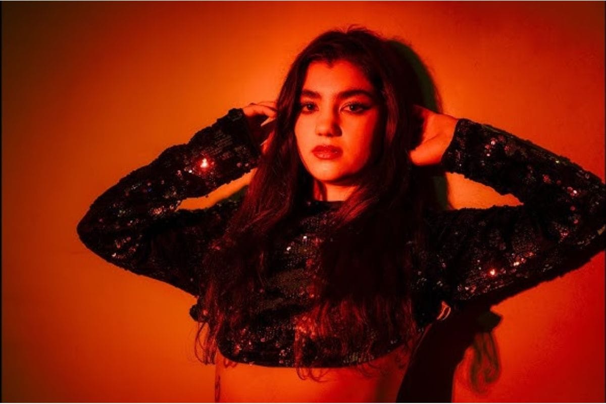 Sofia Becerra Lanza Vuelo Sin Fin Imagen de Sofía Becerra