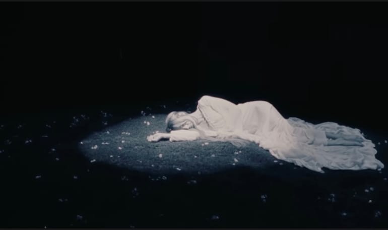 Imagen del videoclip ANELA de Belén Aguilera