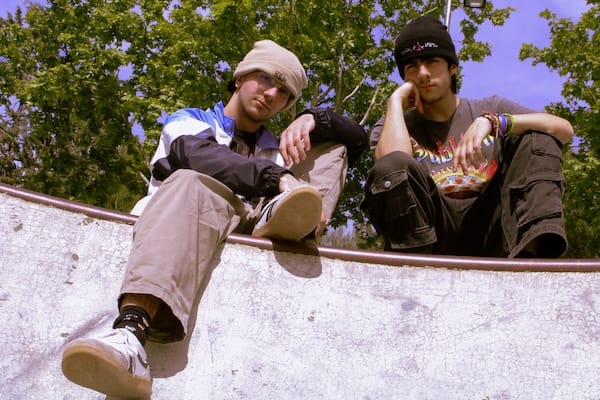 DESPERTAR ÁUREO de QRCLAN: Hiphop alternativo con Soul y Trap 1 Foto de los dos integrantes de QRCLAN