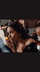 El simbolismo del azúcar en el vídeo Berghaim de Rosalía