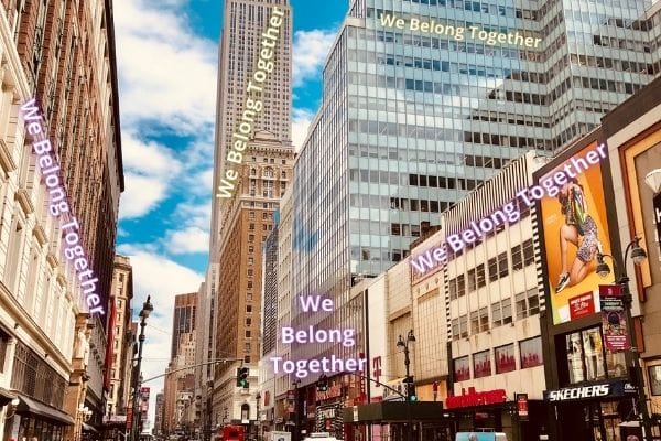 Montaje campaña publicitaria We Belong Together de Harry Styles en edificios de Nueva York